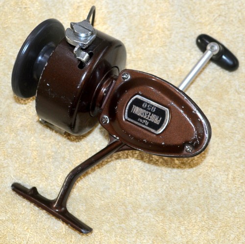 Mulinello da spinning grande vintage Herter's Point Professional 950 made in japan  - Foto 1 di 8