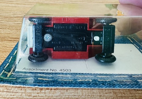 1977 TOMICA TOMY #F11 TYPE T FORD BREAD DELIVERY TRUCK MADE IN JAPAN 1:64 - Picture 3 of 6