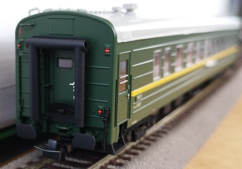 National emblem of N-Korea Continental Railway Passenger car 2pc/set HO 1:87 NEW - Picture 11 of 23