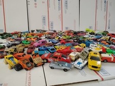 Huge Loose Hot Wheels 70s-00s Die Cast Car Lot Over 15 lbs of cars UNPICKED T6 9