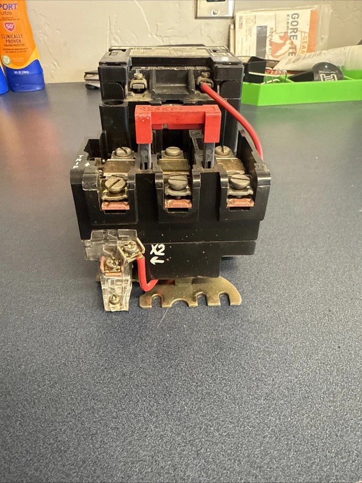 Square D 3104-400-42 3 Phase Motor Controller  - Image 2 of 3