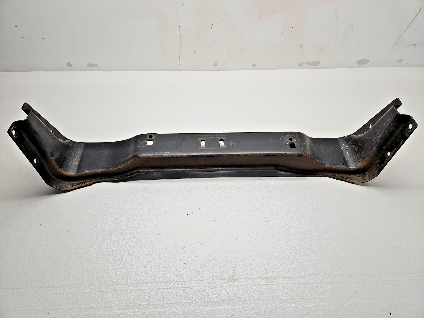 1997-2003 Ford F150 Expedition A/T Transmission Crossmember 4x4 OEM