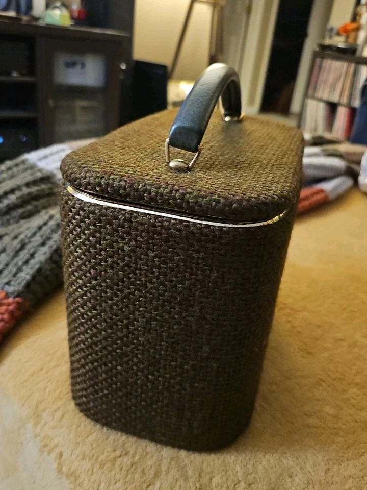 Estojo de maquiagem meados do século tecido sarja marrom/verde oliva detalhes dourados 11" vintage - Imagem 2 de 4