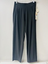 Vuori Women's Villa Ankle Pant in Black, Size Medium- NEW WITH TAGS