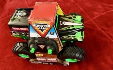 Monster Jam 1:15 Radio Control 2.4GHz Grave Digger Monster Truck Toy 4y NEW