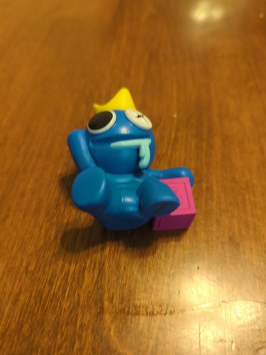 Official Rainbow Friends Mystery Bag Mini Figure- Blue Monster Roblox - Picture 12 of 12