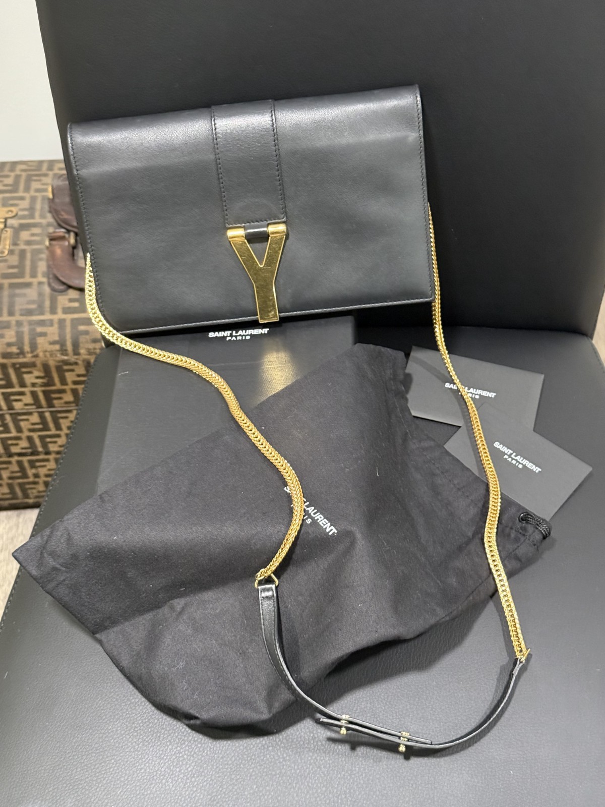 Saint Laurent Borsa a Portafoglio in Pelle di Vitello Classica Y Ligne Catena in Vermillion Nero