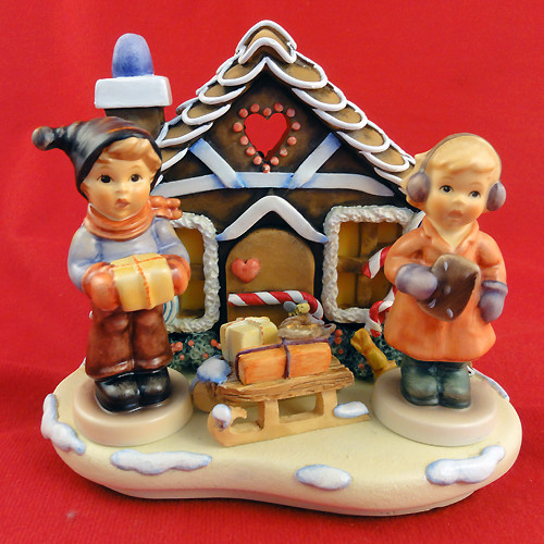 HUMMELSCAPES Goebel "GINGERBREAD LANE" #1040-D Figurine "For Me"-"Sweet Treats" - Picture 1 of 7