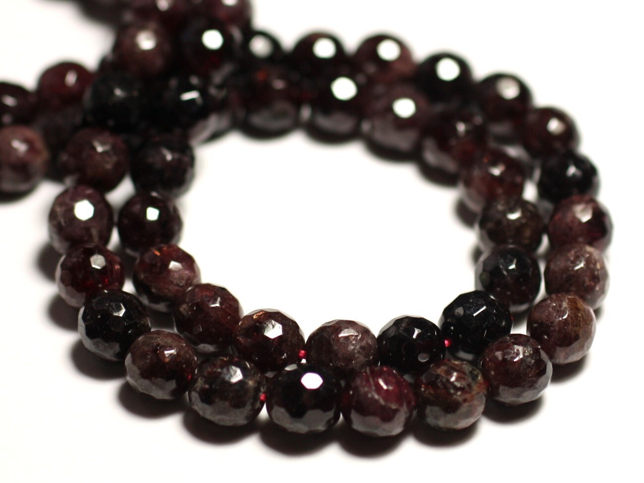 Pierre grenat rouge noir perles 6mm pour créer des bijoux bohèmes chic