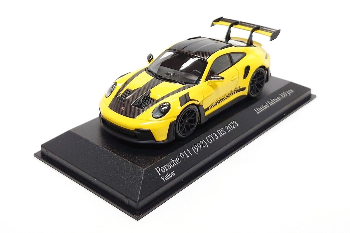 Minichamps 1:43 Porsche 911 GT3 RS (992) in Racing Yellow