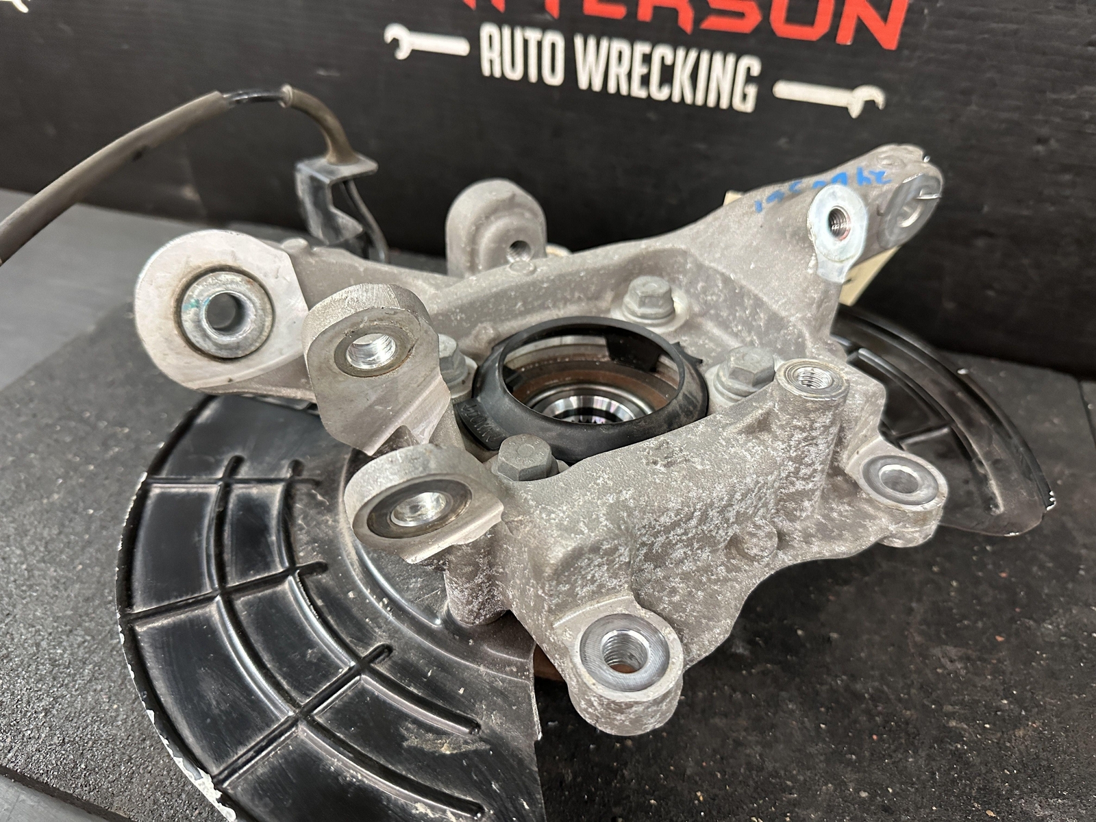 17-22 MASERATI QUATTROPORT REAR PASSENGER RIGHT RH SPINDLE KNUCKLE
