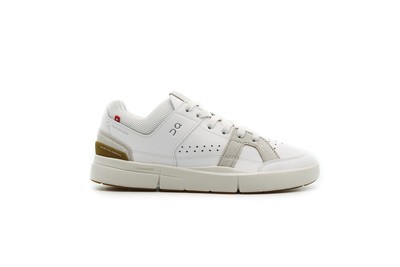 48.99138 ON RUNNING ON THE ROGER CLUBHOUSE TENNIS SNEAKER WHITE/BRONZE SIZE 6