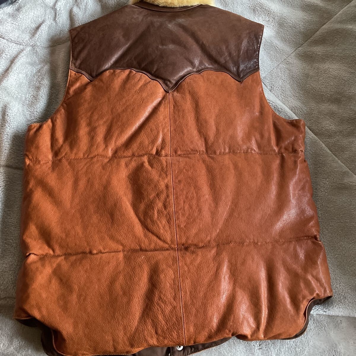 トップス refomed / CASTRO BOA VEST BROWN BEAVER CREEK LEATHER VEST