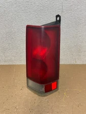 2000 to 2002 Chevrolet Express Right Passenger RH Side Tail Light Oem R0674 DW