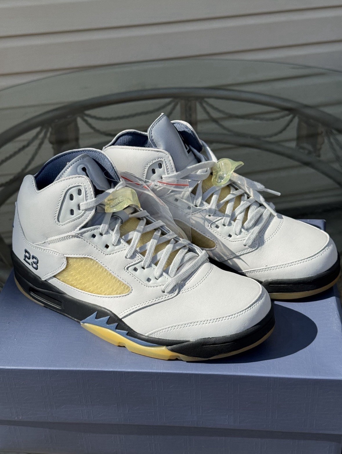 Jordan A Ma Mani&eacute;re Air Jordan 5 Retro SP Photon Dust FZ575