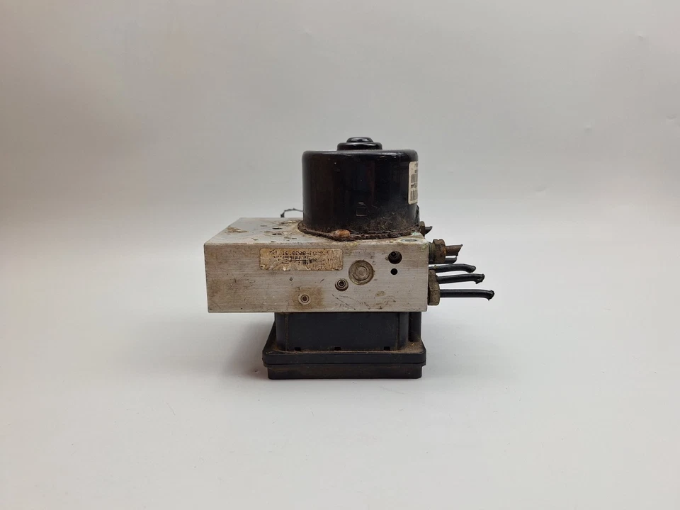 Volvo XC70 2007 136kW ABS BRAKE PUMP CONTROL MODULE P30793444 OEM — 第 4/4 张图片