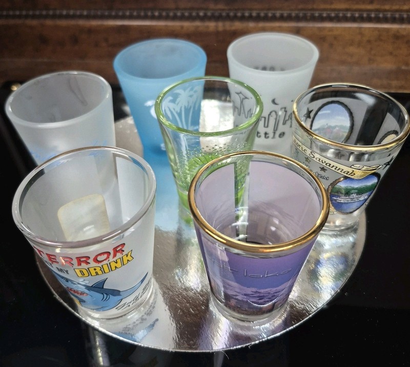 BULK LOT OF VINTAGE SHOT GLASSES OF 6 AMERICAN CITIES