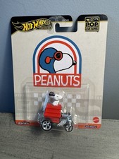 Mattel Hot Wheels Premium Pop Culture - Peanuts - Snoopy CP 10