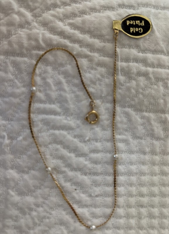 DAINTY ANKLET GOLD PLATED WITH TINY PEARLS MEASURES APPROX 9”