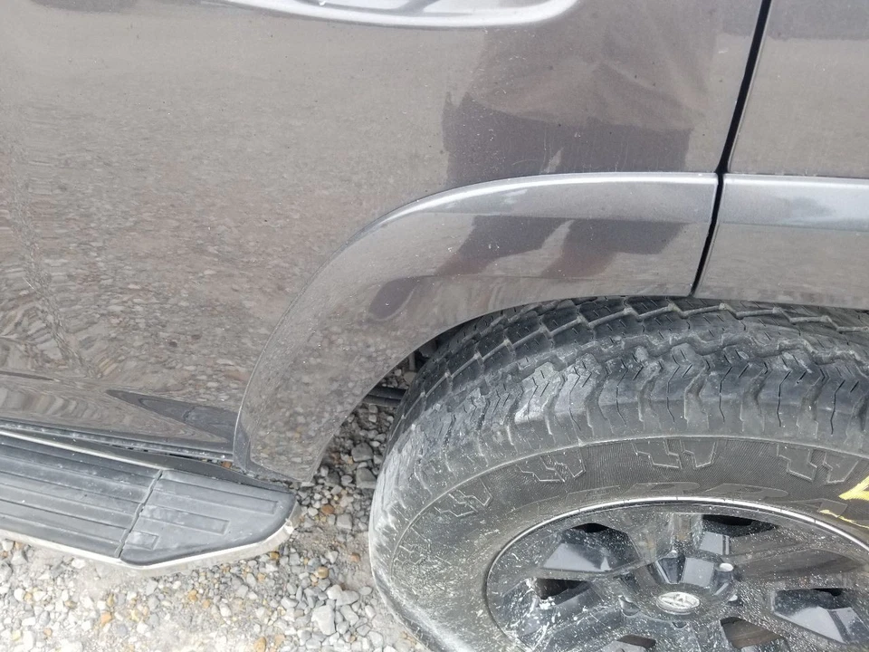 Toyota 4 Runner SR5 17 2017 puerta trasera acampanada moldeada gris conductor izquierdo Foto 2 de 4