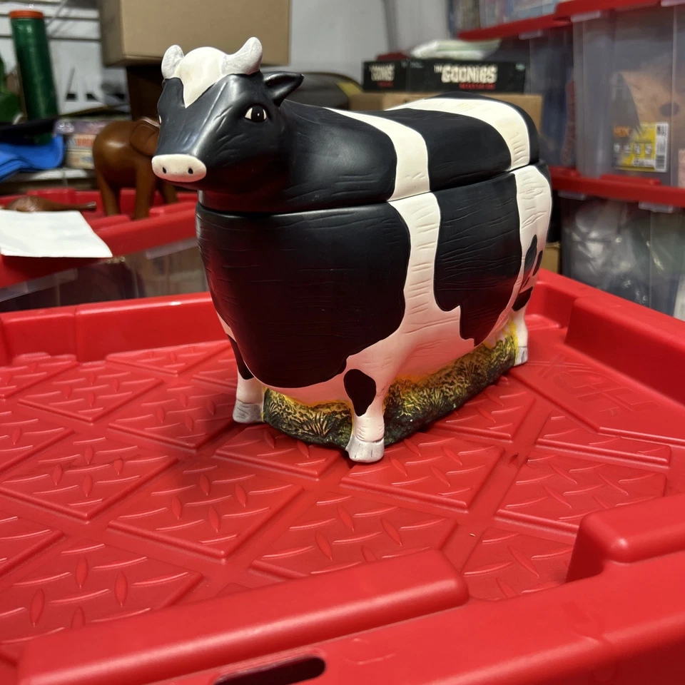 Vintaged Sakura Warren Kimble hand painted Cow cookie jar/Canister. Farm Décor - Image 2 of 4