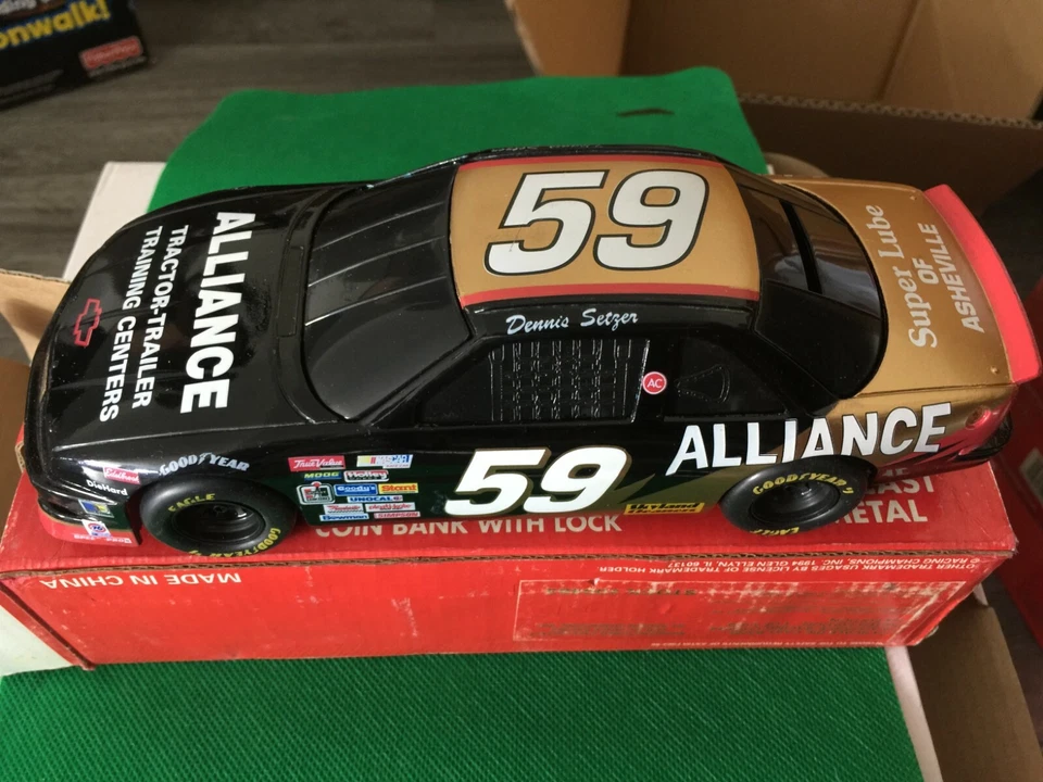 1994 NASCAR Racing Champions 1:24 Die-Cast Coin Bank 1 / DENNIS SETZER #59 B99 - Image 2 of 4