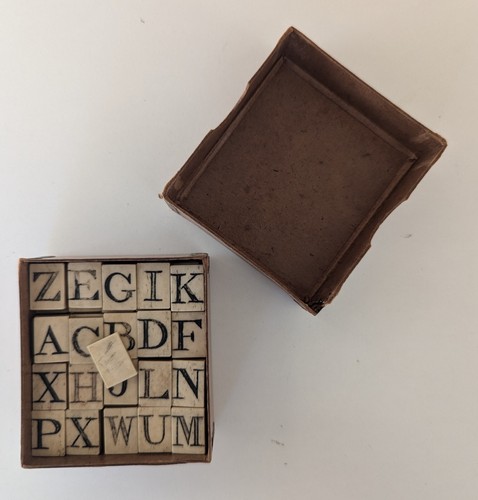 Alphabet Letter Tiles Double Sided - Bone (Cow/Bovine) Circa Late 19th Century - Picture 11 of 11