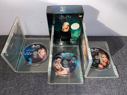 Buffy The Vampire Slayer Collectors Edition DVD Box Set Complete Season 3 - Picture 4 of 9