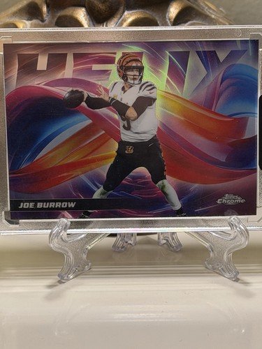 Joe Burrow #HX-18 2025 Topps Chrome Helix card