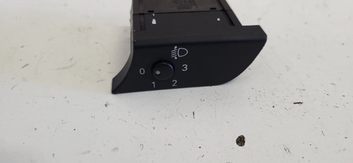 AUDI A4 8E2, B6 Schalter zur Einstellung der Scheinwerferhöhe 34843697