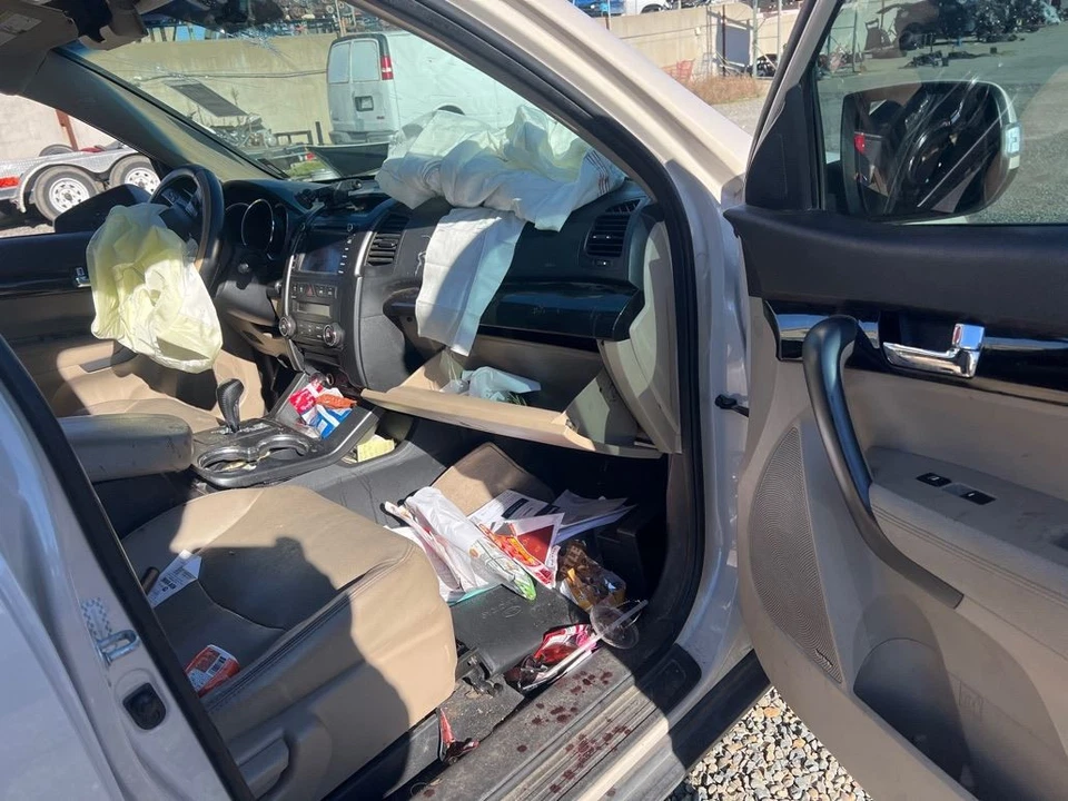 RIGHT REAR LOCK ACTUATOR 814202P000 2012 KIA SORENTO - Изображение 3 из 4