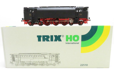 Trix 22510 V3201 Original Version Diesel Locomotive, Black Livery, Red Frame