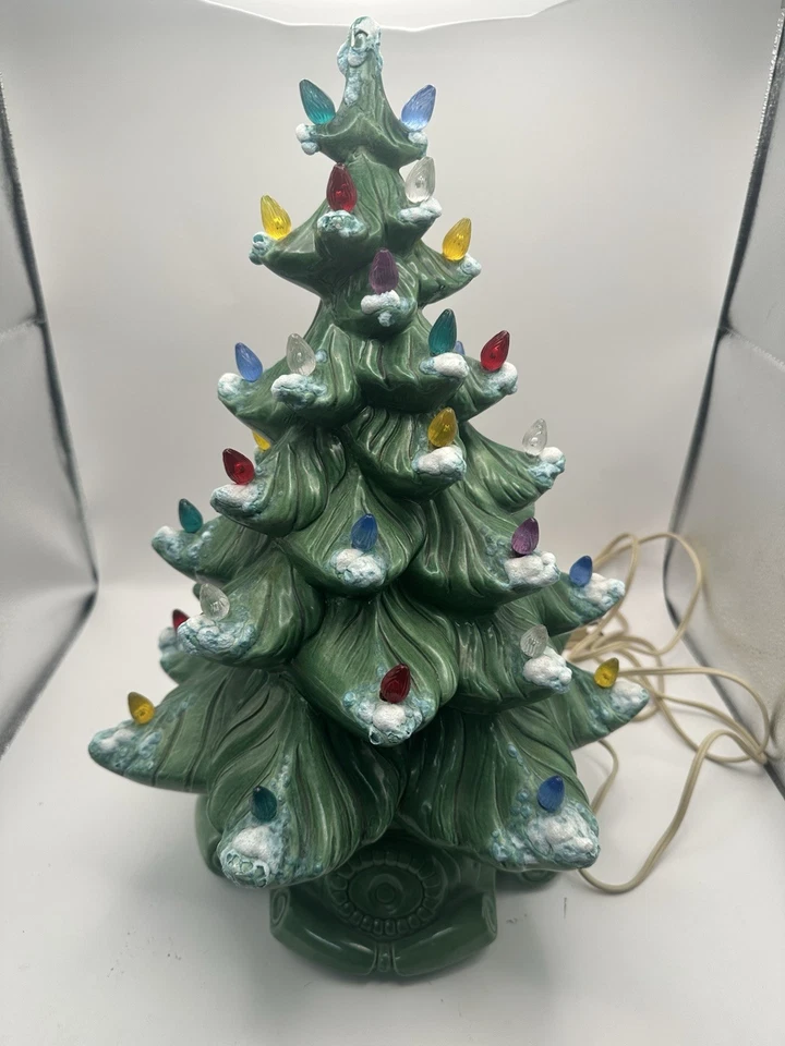 VTG 1967 Atlantic Mold Ceramic Green Christmas Tree & Base w Flocked Snow READ - Image 2 of 4