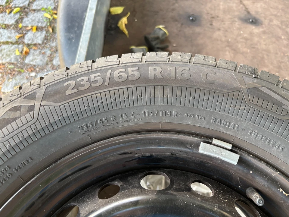 1 Satz (4 Stk.)  Kompletträder Ford Transit 235/65 R16C incl. Radkappen neuw. - Bild 3 von 4
