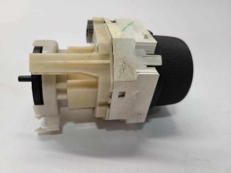 Pontiac Vibe 2009 2010 ventilación de control de temperatura 19204132 Foto 4 de 4