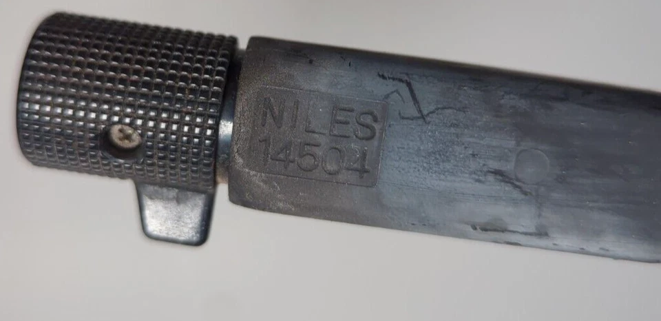 Interruptor de control combinado de luz de giro y luz de cabeza Nissan Sentra 1987-1993 Foto 3 de 4