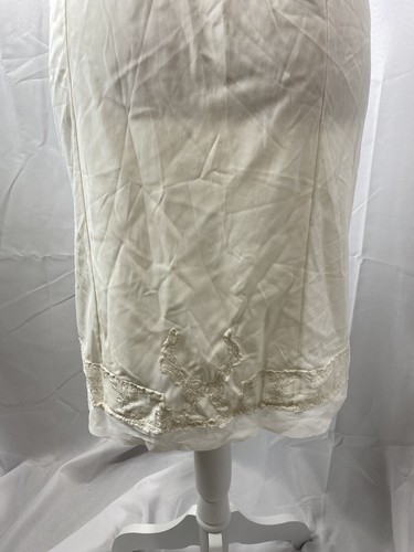 American Beauty vintage half slip Beautiful Embroidery Size Small - Picture 5 of 9