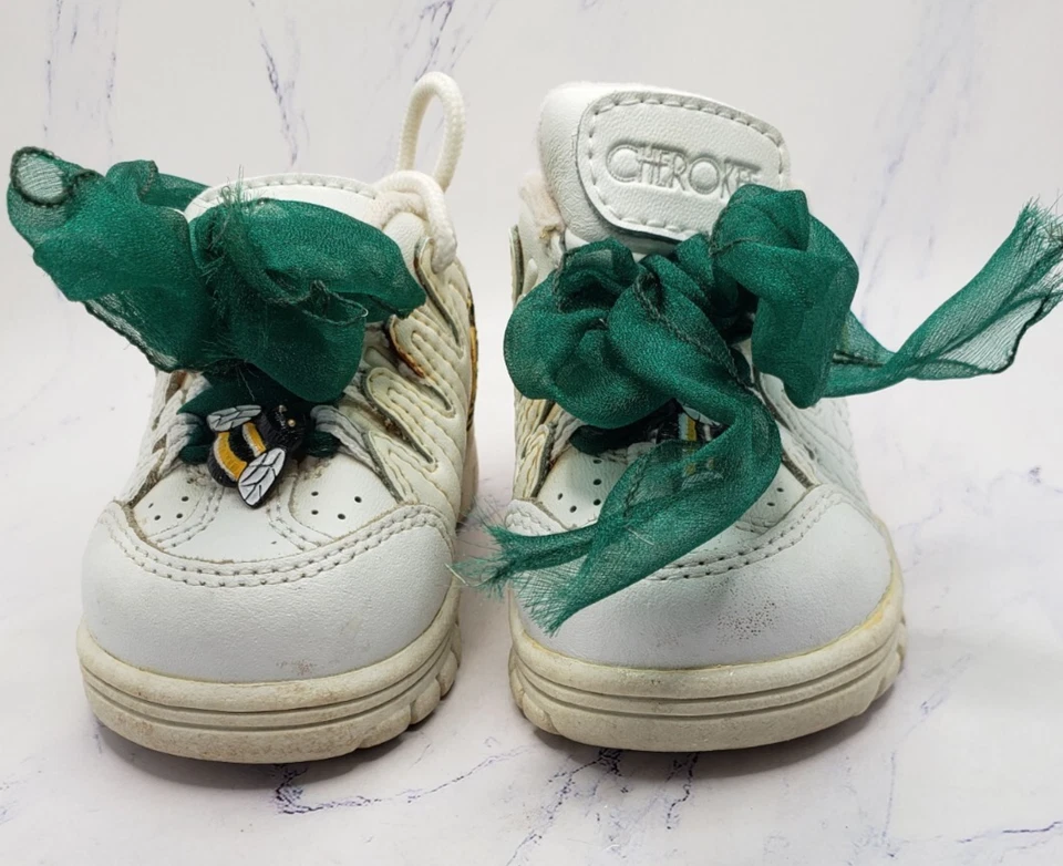 Cherokee Infant's Bee Theme Baby Shoes Sneakers Leather White Size 2 - Image 2 of 4