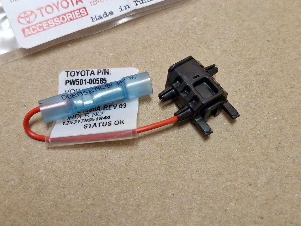 Toyota Auris TPA Rear Sensor Wiring Connector PW50100585 PW501-00585 Genuine - Image 3 of 4