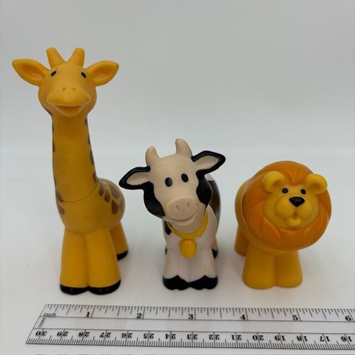 Vintage Fisher Price Little People Farm Animals Cow Giraffe Lion & Fence (READ!) - Picture 2 of 10