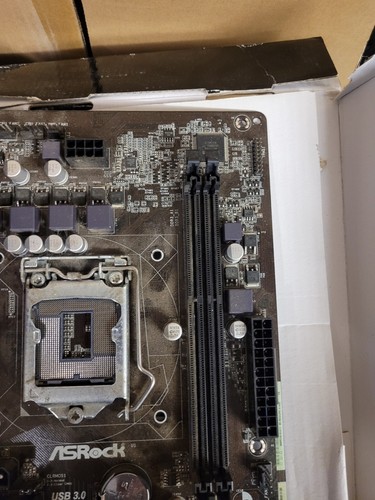 Placa madre Intel X4 defectuosa ASRock H81 Pro BTC, LGA 1150/zócalo H3 - Imagen 11 de 21