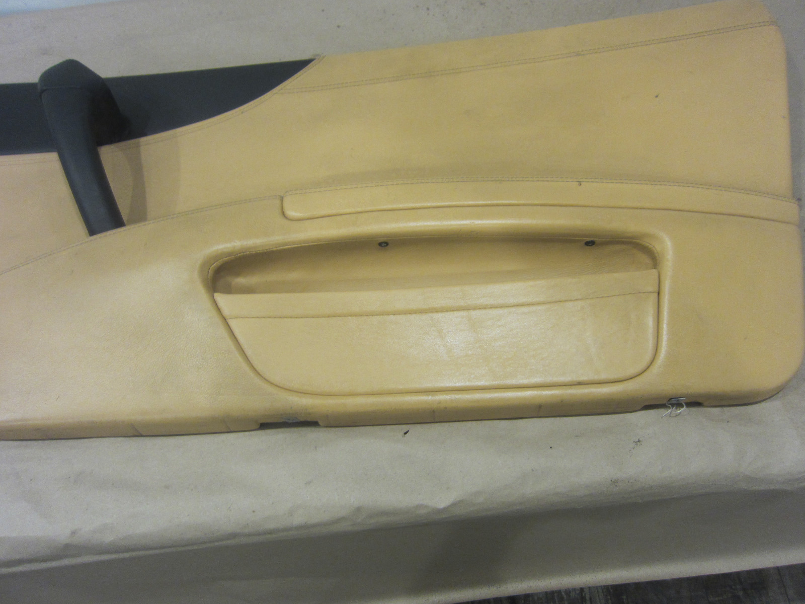 Ferrari 550 M. RH Interior Door Panel. Part# 64592305