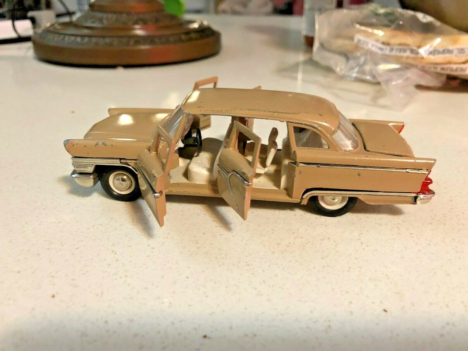 1:43 VINTAGE SOVIET RUSSIAN USSR RARE GAZ-13 CHAIKA BEIGE LIMO
