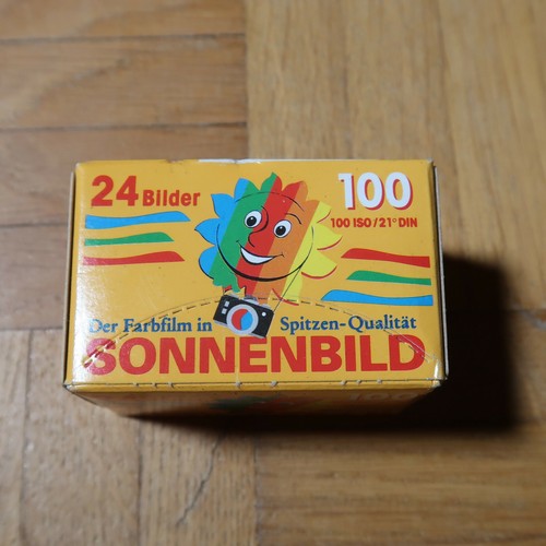 Foto Farbfilm 24 Bilder Sonnenbild zu verbrauchen bis 1 / 2000 - Bild 1 von 2