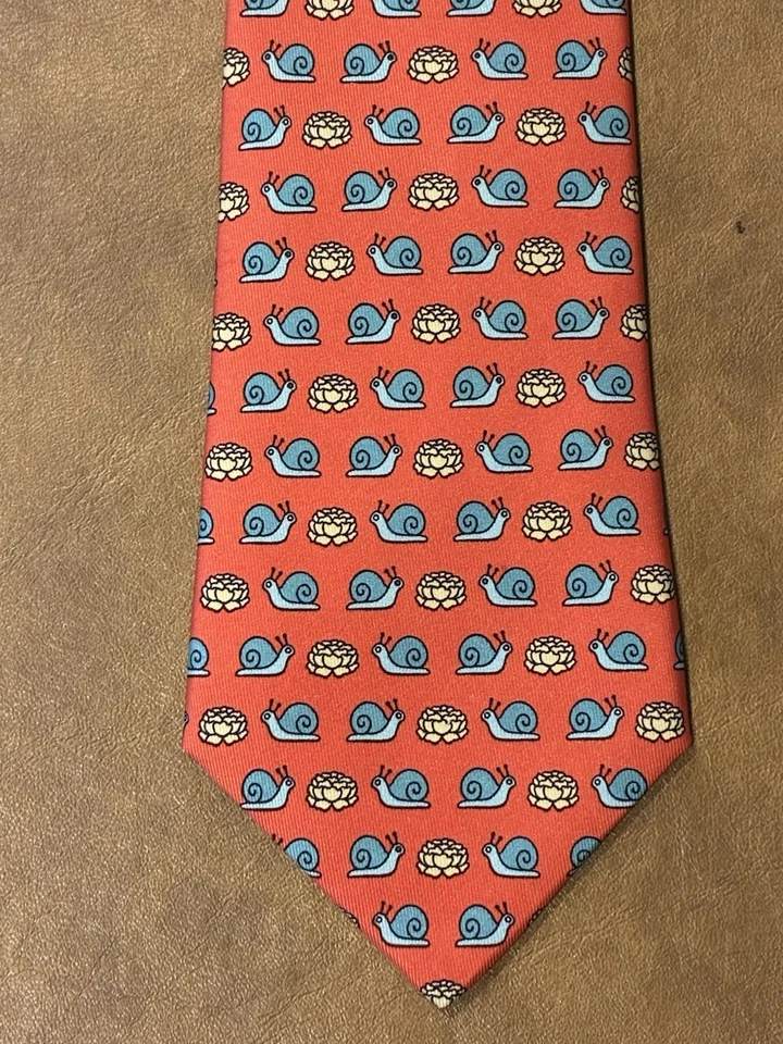 Hermes Caracoles y Coles Corbata Roja 7461 HA 56” Excelente Estado Foto 2 de 4