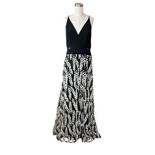 XSCAPE Mesh Inset Floral Embroidered Gown Women's Size 10 Black Cream Lined Chic