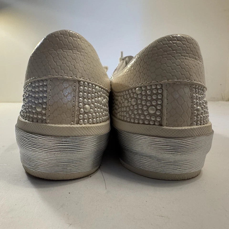 Dolce Vita Zina Pearl Sneakers Women's Size 8 Leather Lace Up Bride Shoes Silver - Image 3 of 4