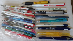 LARGE LOT OF VARIOUS ADVERTISING BALLPOINT PENS   FIRE DEPT   CASINO MOTEL ++