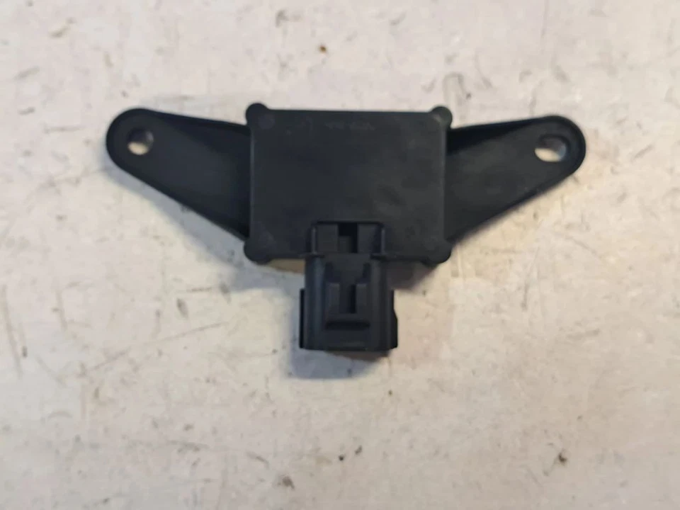 Volvo S80 2013 Petrol Control Unit High Pressure Fuel Pump 31405746 224kW - Image 3 of 4