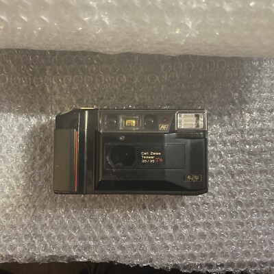 Yashica T2 D Carl Zeiss T* 35mm f/3.5 - untested